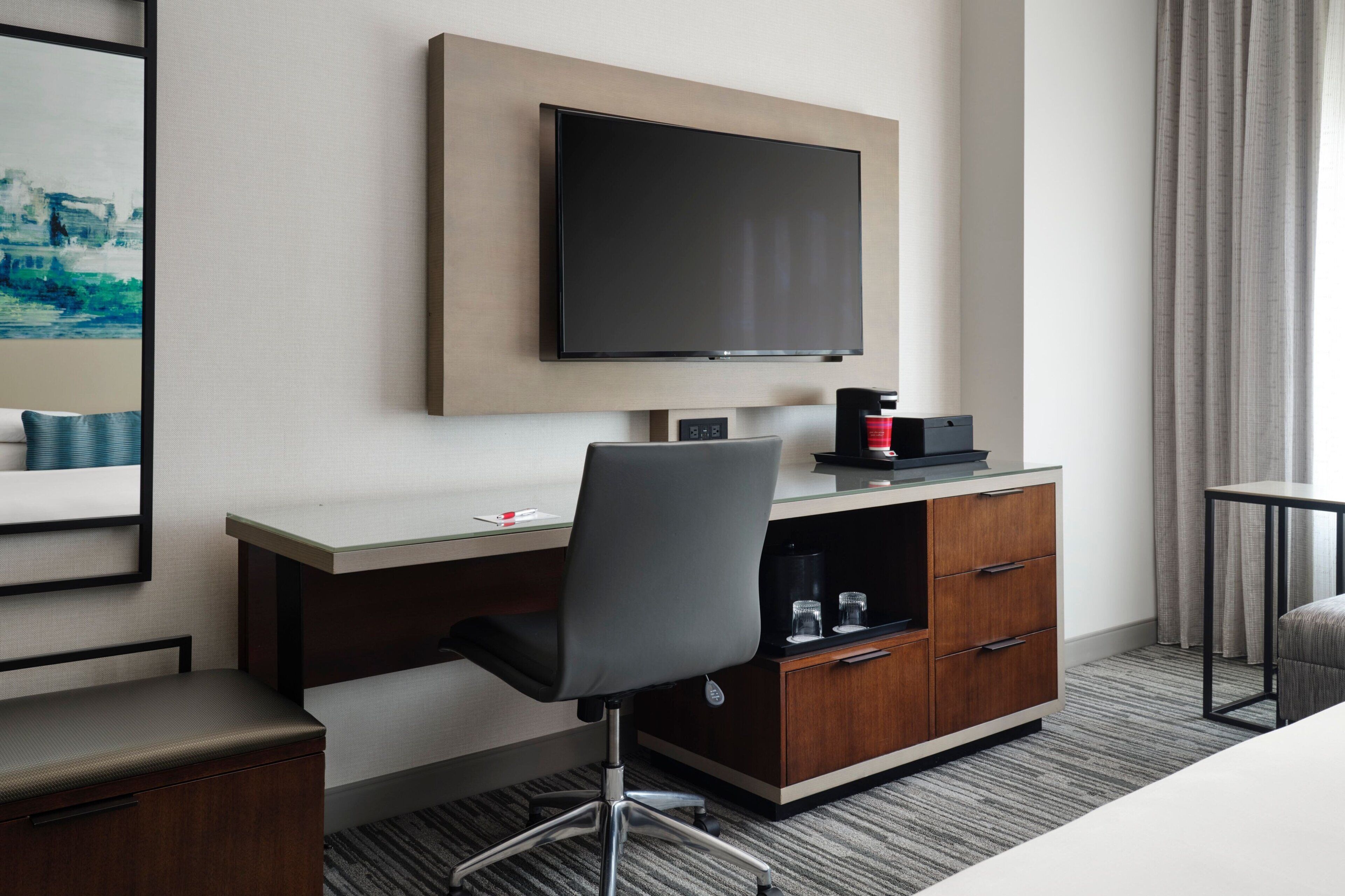 premium bedding, in-room safe, desk, laptop workspace