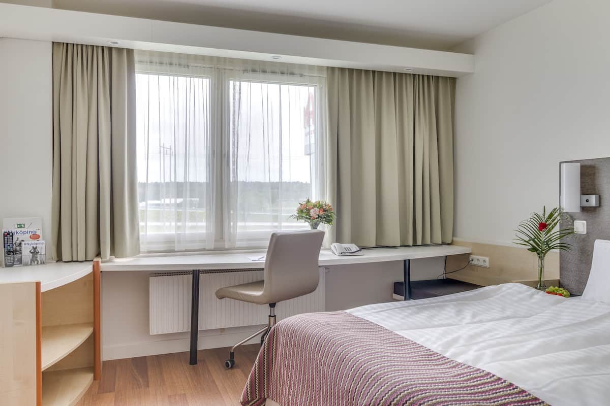 good morning twin room | desk, blackout curtains, free wifi, bed sheets