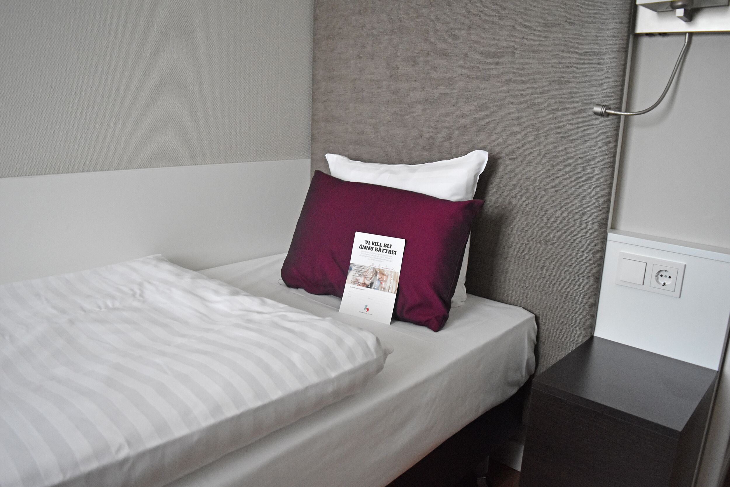 good morning single room | desk, blackout curtains, free wifi, bed sheets