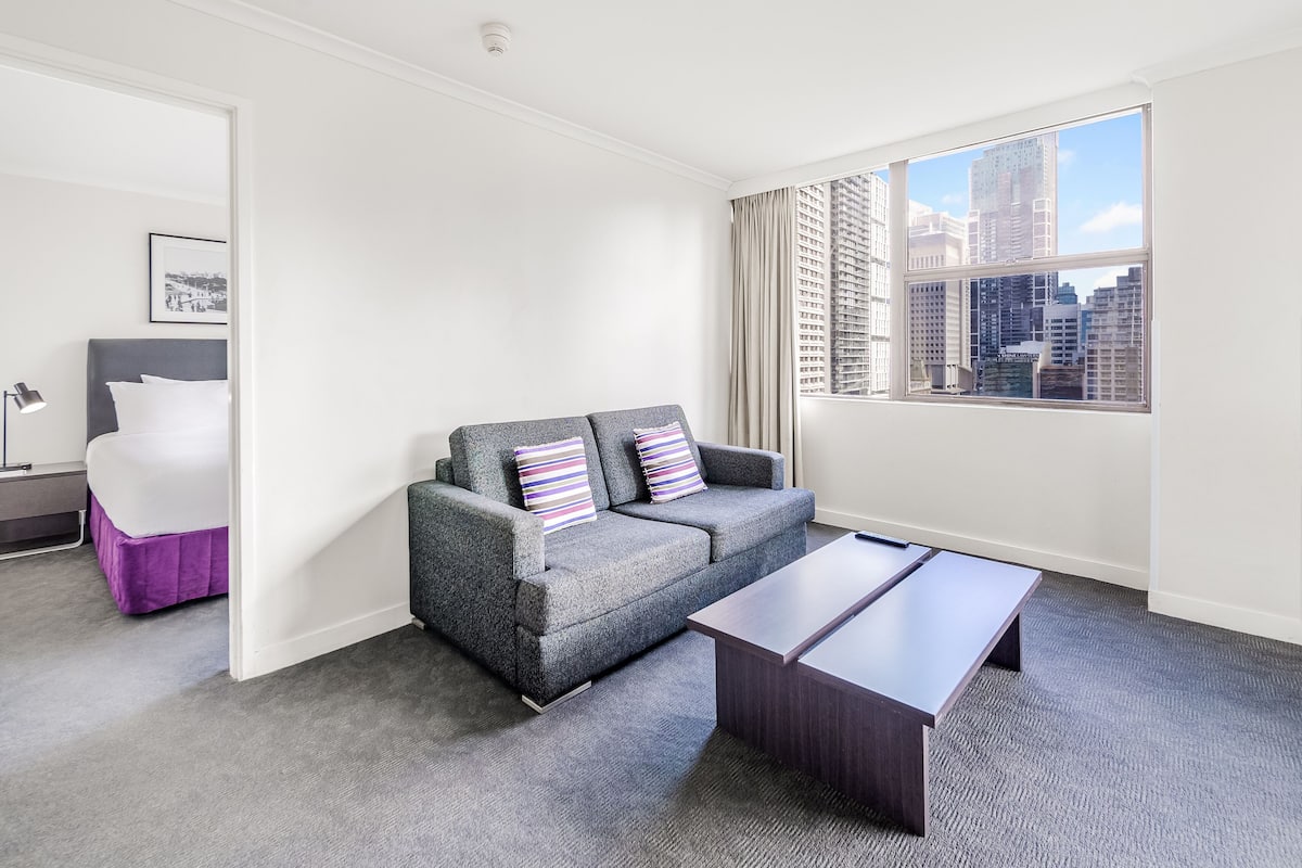 書桌、遮光布/窗簾、熨斗/熨衣板、無線上網