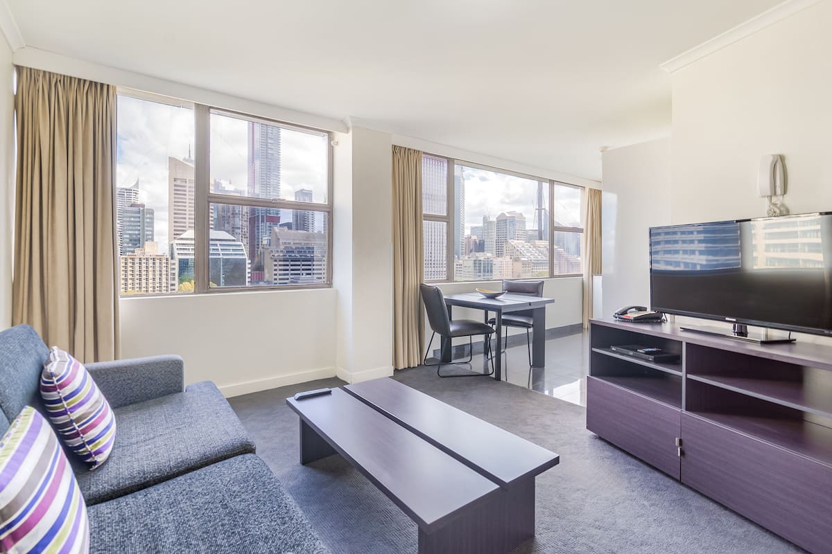 Télévision à écran plat