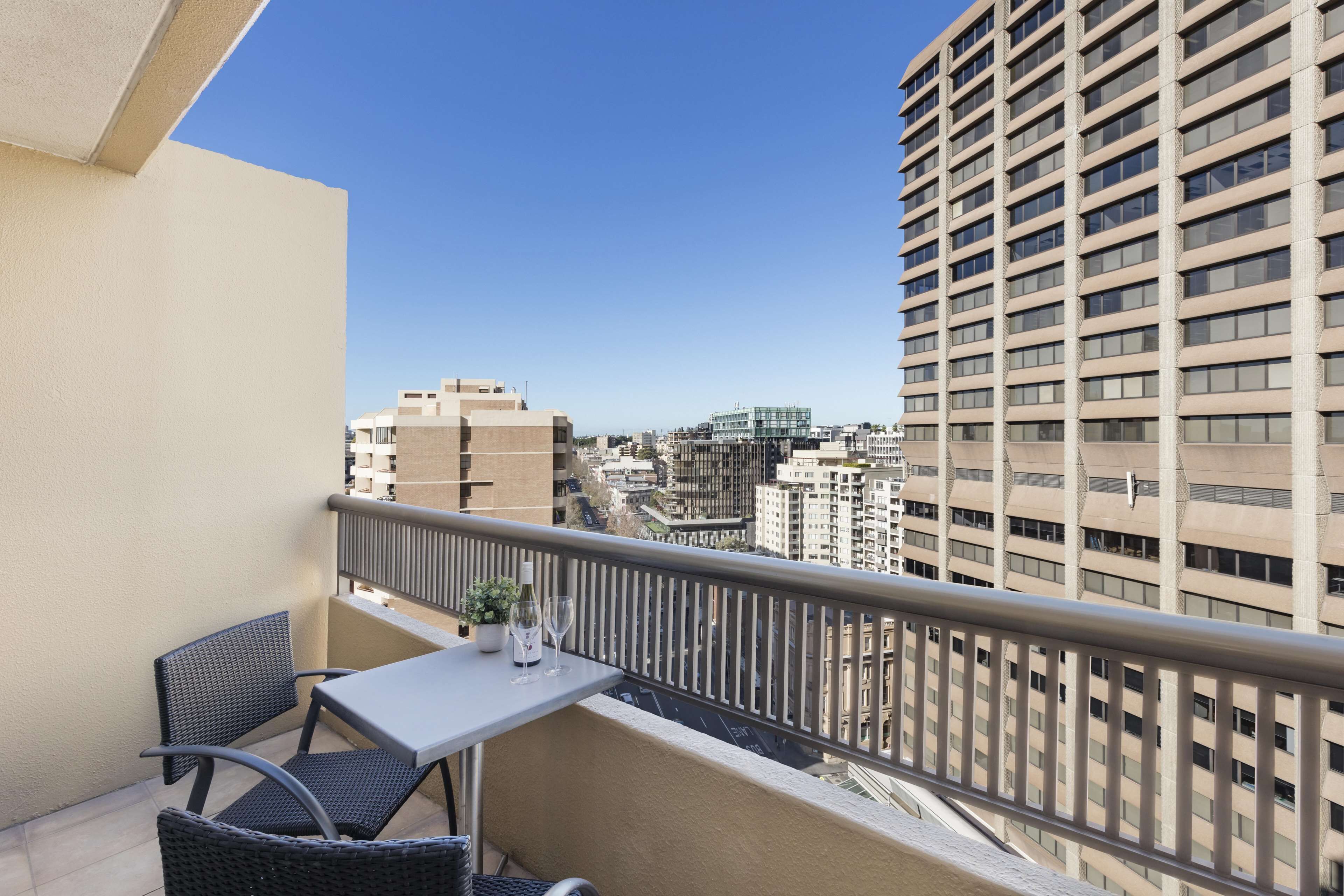 Oaks Sydney Hyde Park Suites — image 3