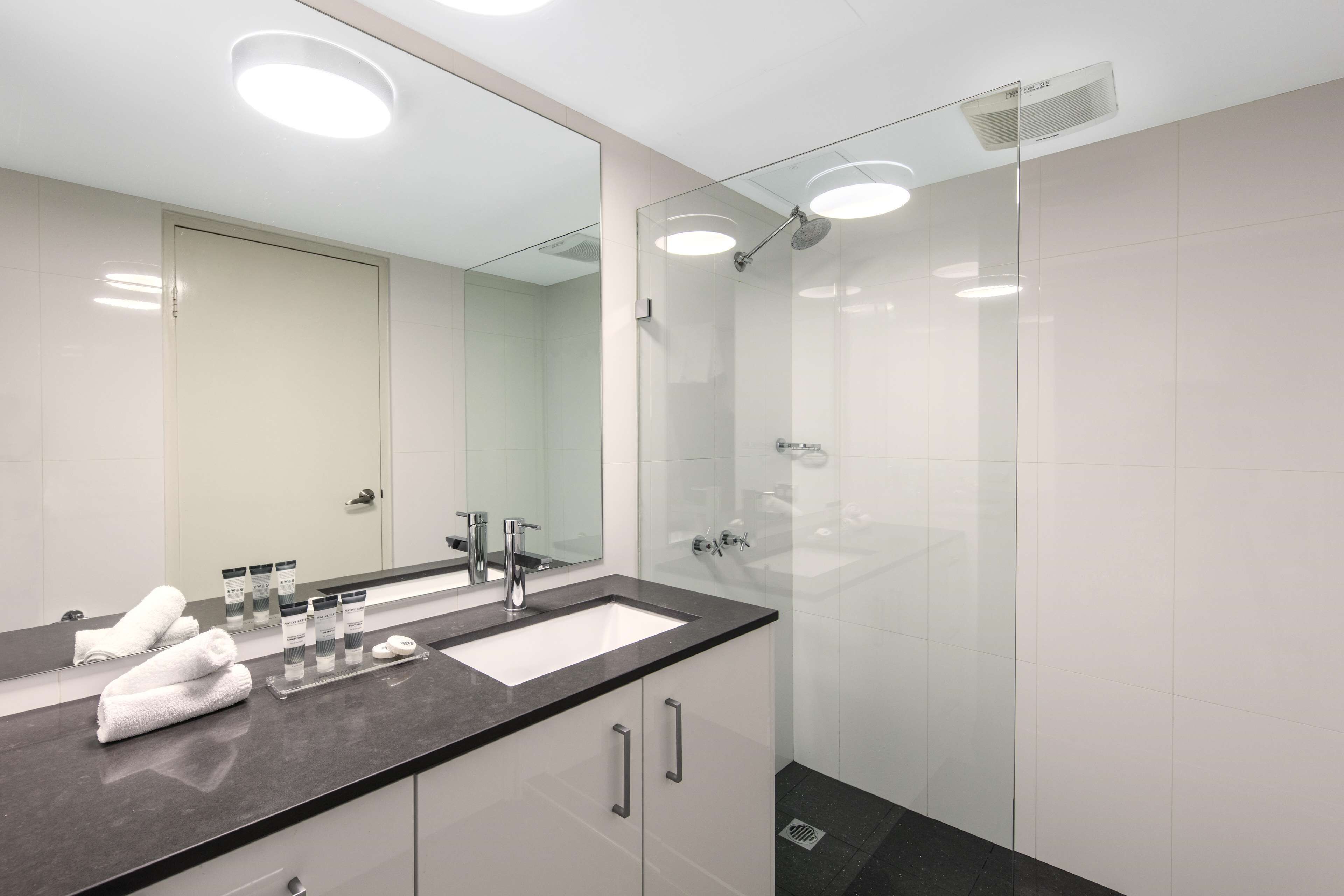 Oaks Sydney Hyde Park Suites — image 9