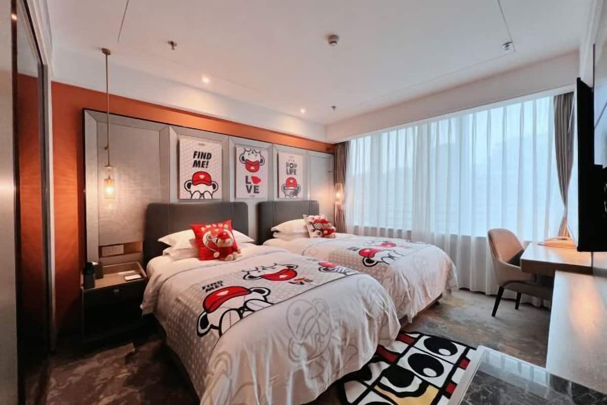 Minibar, in-room safe, desk, blackout curtains