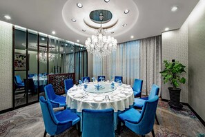 2 restaurants servant le petit déjeuner