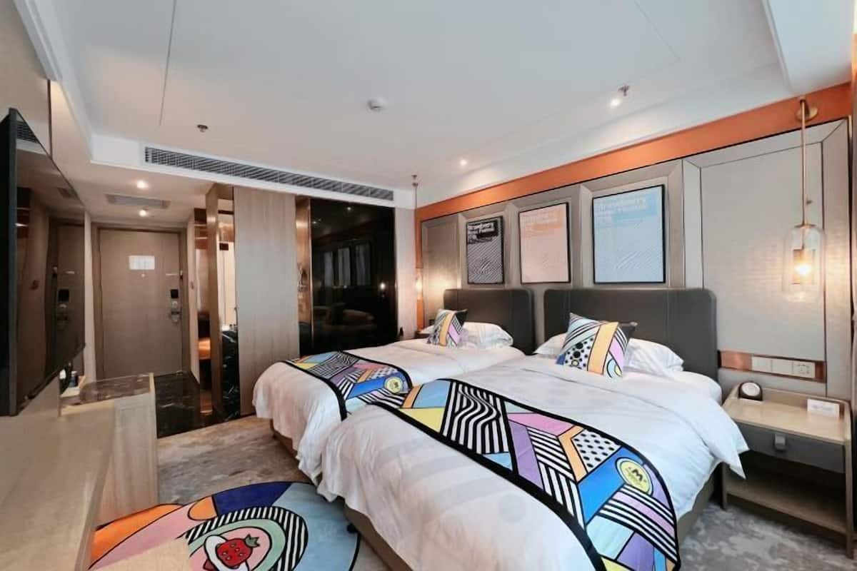 Minibar, in-room safe, desk, blackout curtains
