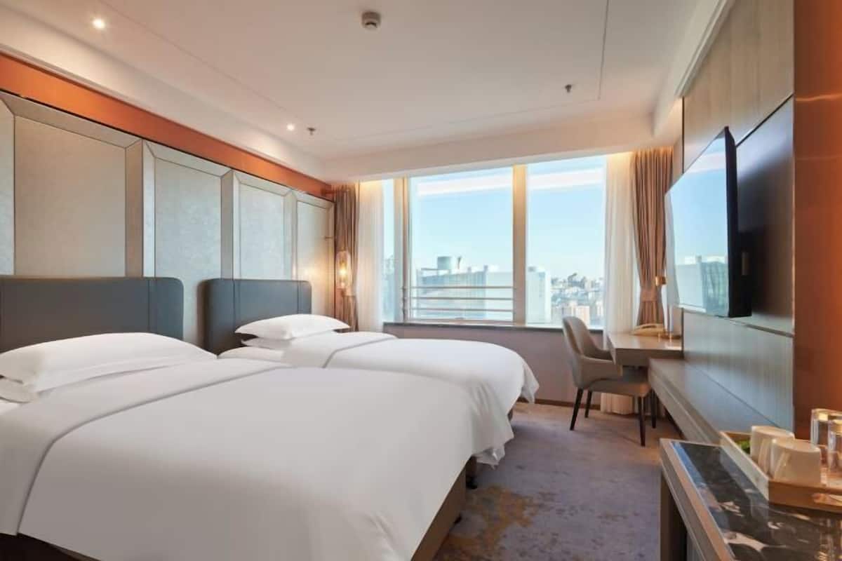 Minibar, in-room safe, desk, blackout curtains