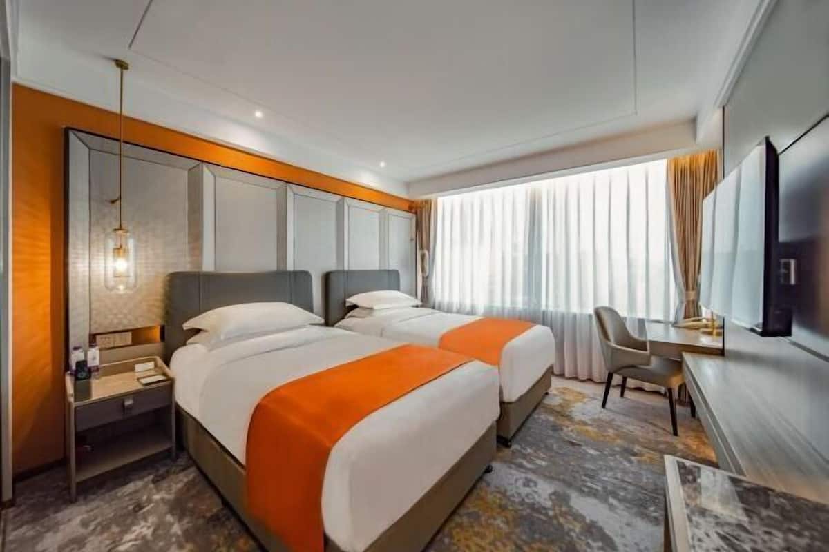Minibar, in-room safe, desk, blackout drapes