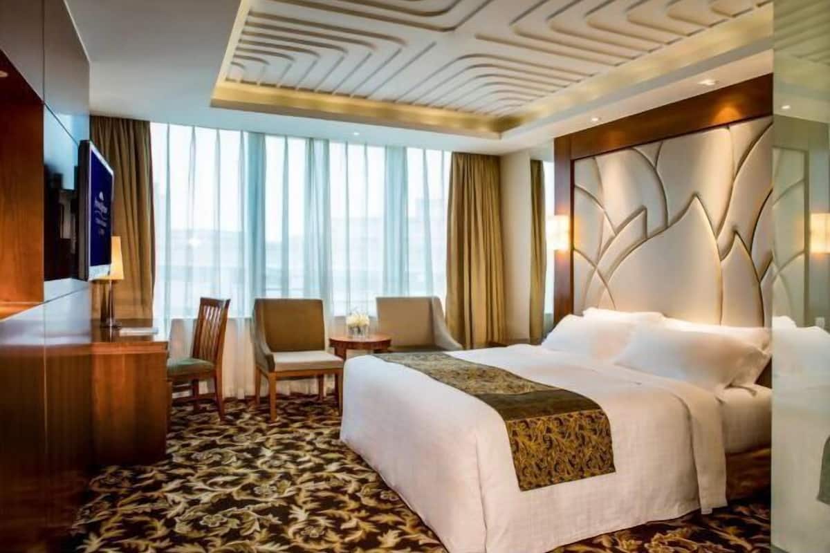 Minibar, in-room safe, desk, blackout drapes