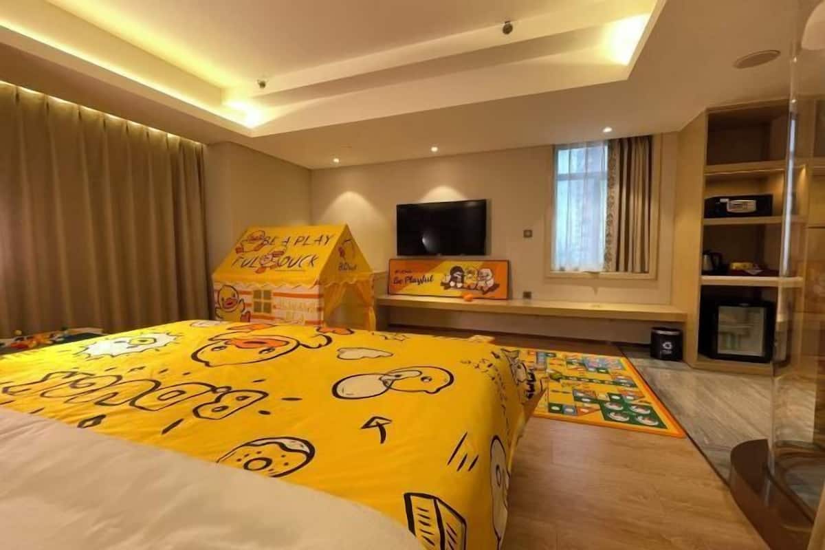 Minibar, in-room safe, desk, blackout curtains