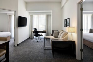 Suite, 2 Bedrooms | Living room | Smart TV, Netflix