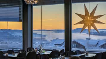 Daily buffet breakfast (NOK 229 per person)