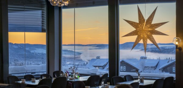 Daily buffet breakfast (NOK 229 per person)