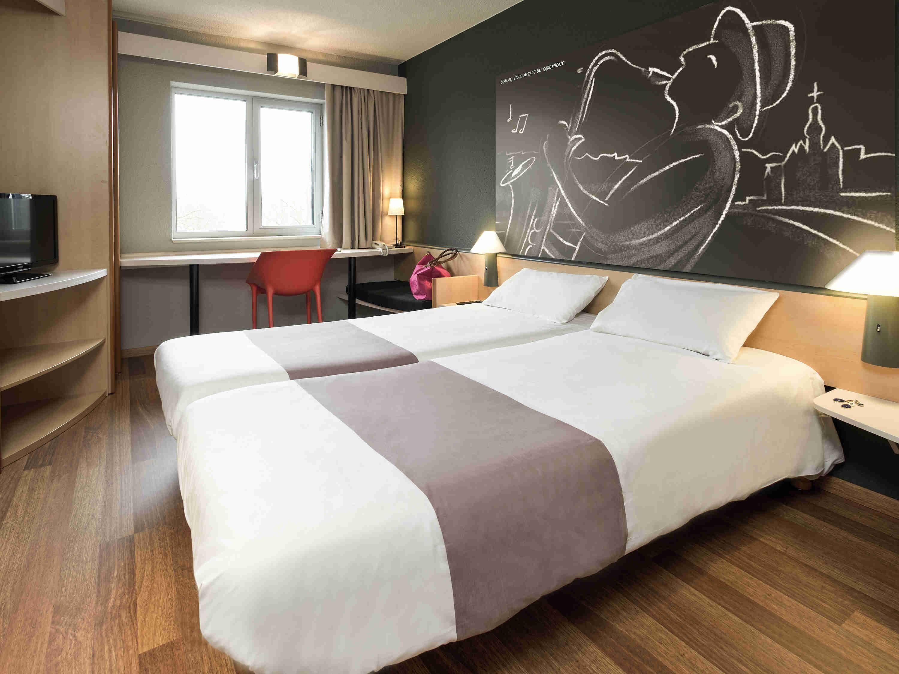 Room, 2 Twin Beds | Desk, blackout drapes, soundproofing, free WiFi