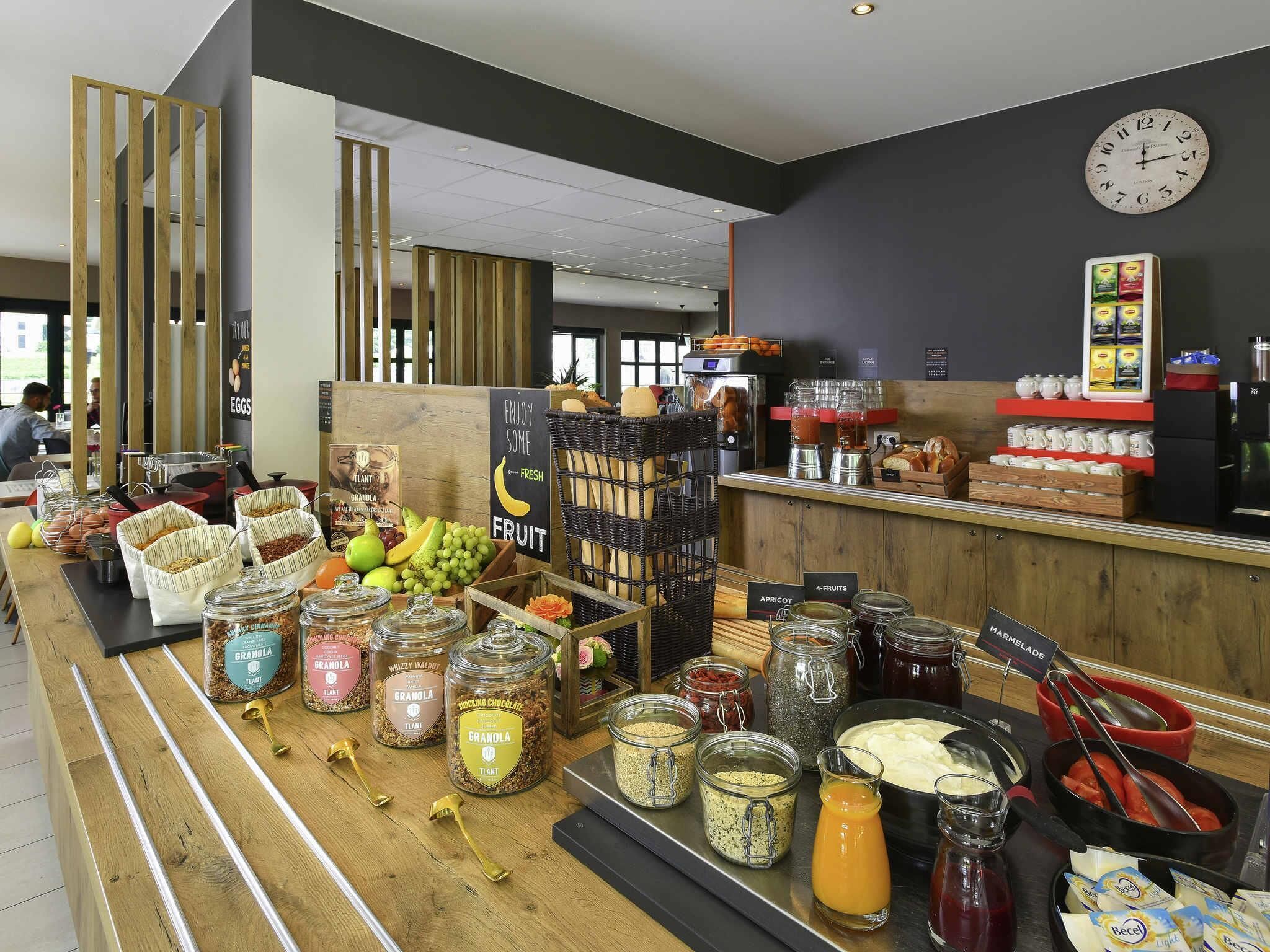 Daily buffet breakfast (EUR 17 per person)