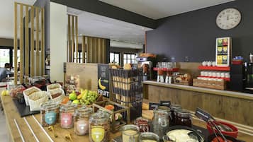 Daily buffet breakfast (EUR 17 per person)