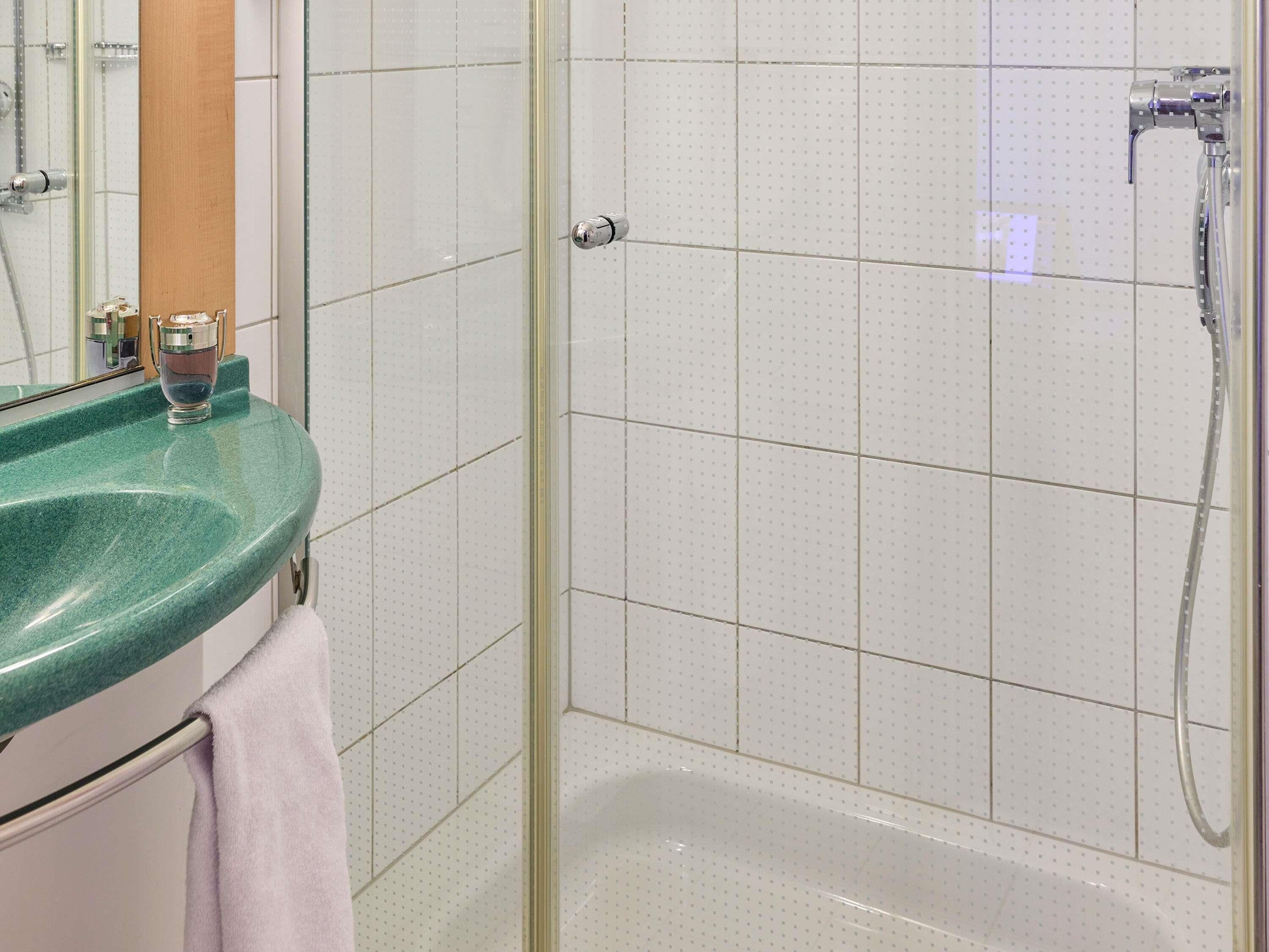 Double Room, 1 Double Bed (New Sleep Easy Concept) | Desk, soundproofing, rollaway beds (free), WiFi (free)