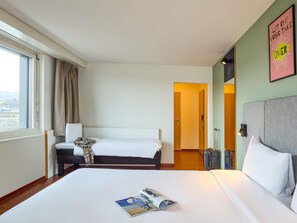 Double Room, 1 Double Bed (New Sleep Easy Concept) | Desk, soundproofing, free rollaway beds, free WiFi