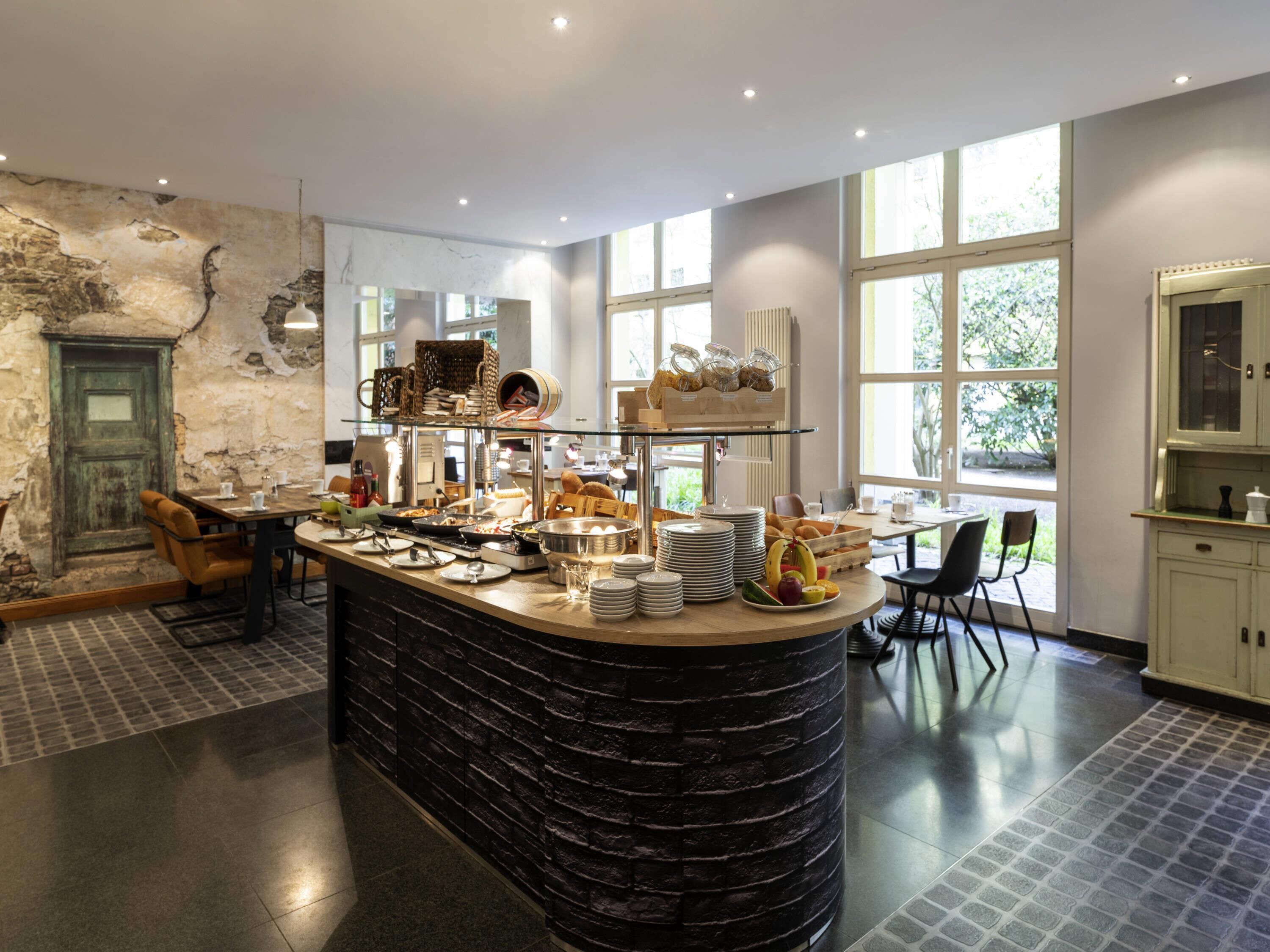 Frühstücksbuffet unter der Woche gegen Gebühr