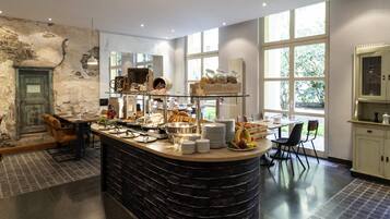 Frühstücksbuffet unter der Woche gegen Gebühr
