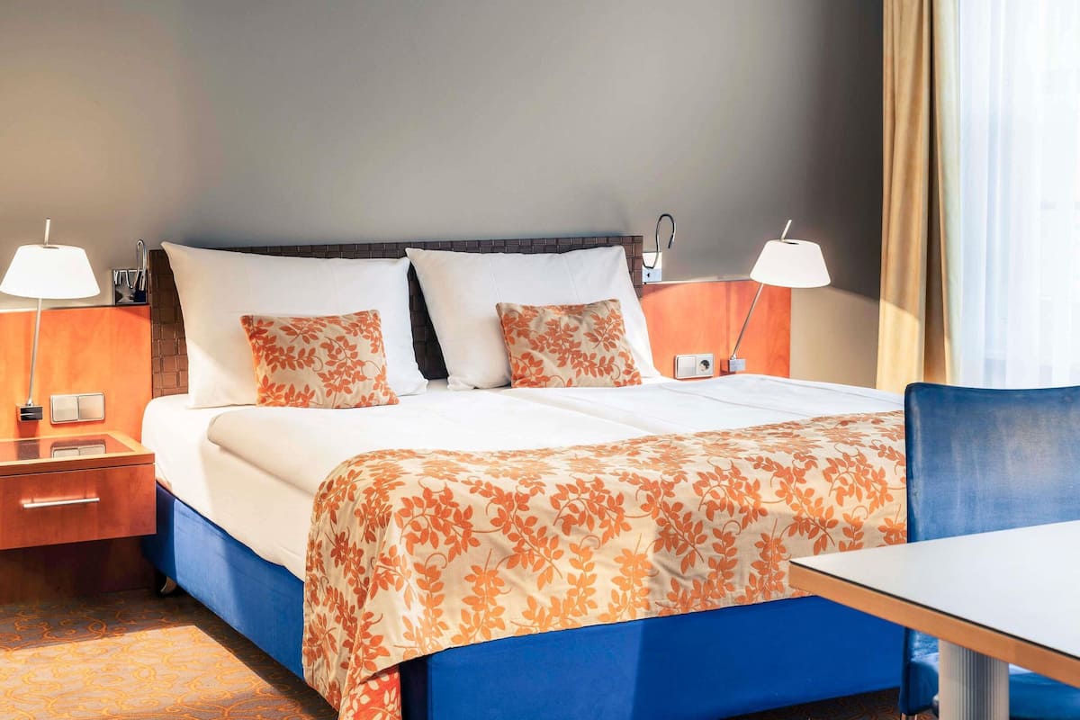 Premium bedding, minibar, in-room safe, desk