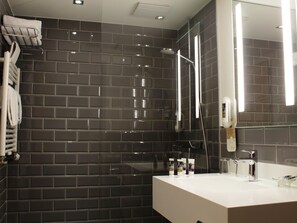 Quarto standard, 1 cama de solteiro | Roupas de cama premium, frigobar, cofres nos quartos, escrivaninha