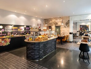 Desayuno buffet entre semana (con cargo) 