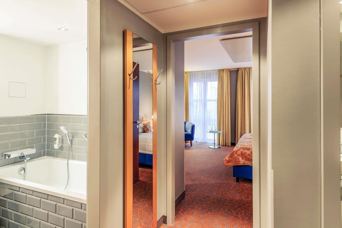 Suite – superior, 1 dobbeltseng med sovesofa | Sengetøy av topp kvalitet, minibar, safe på rommet og skrivebord
