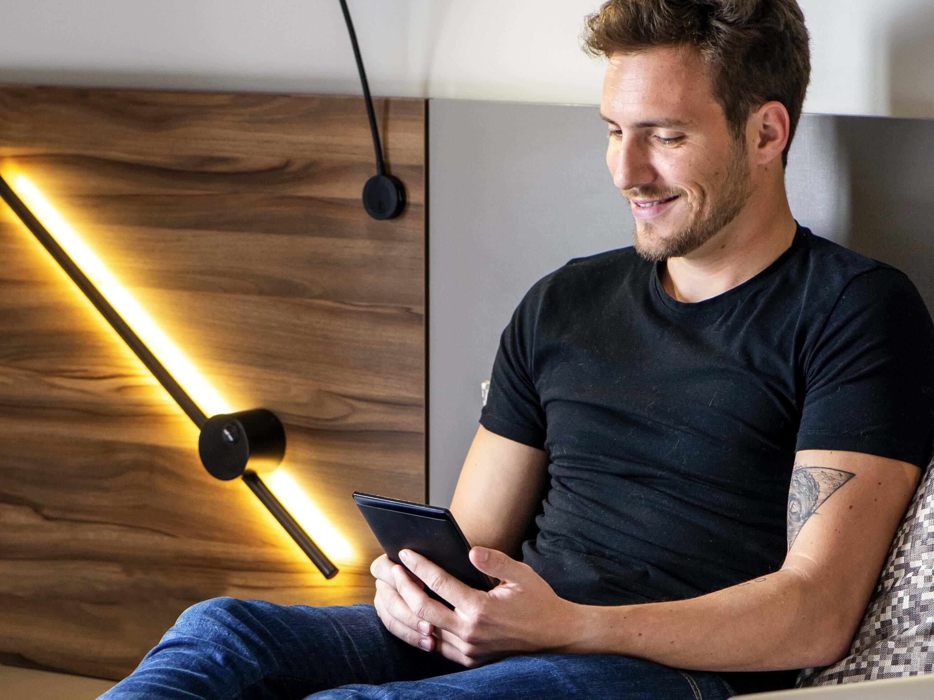 Executive Apartment, 1 King Bed, Balcony | 1 bedroom, minibar, in-room safe, desk