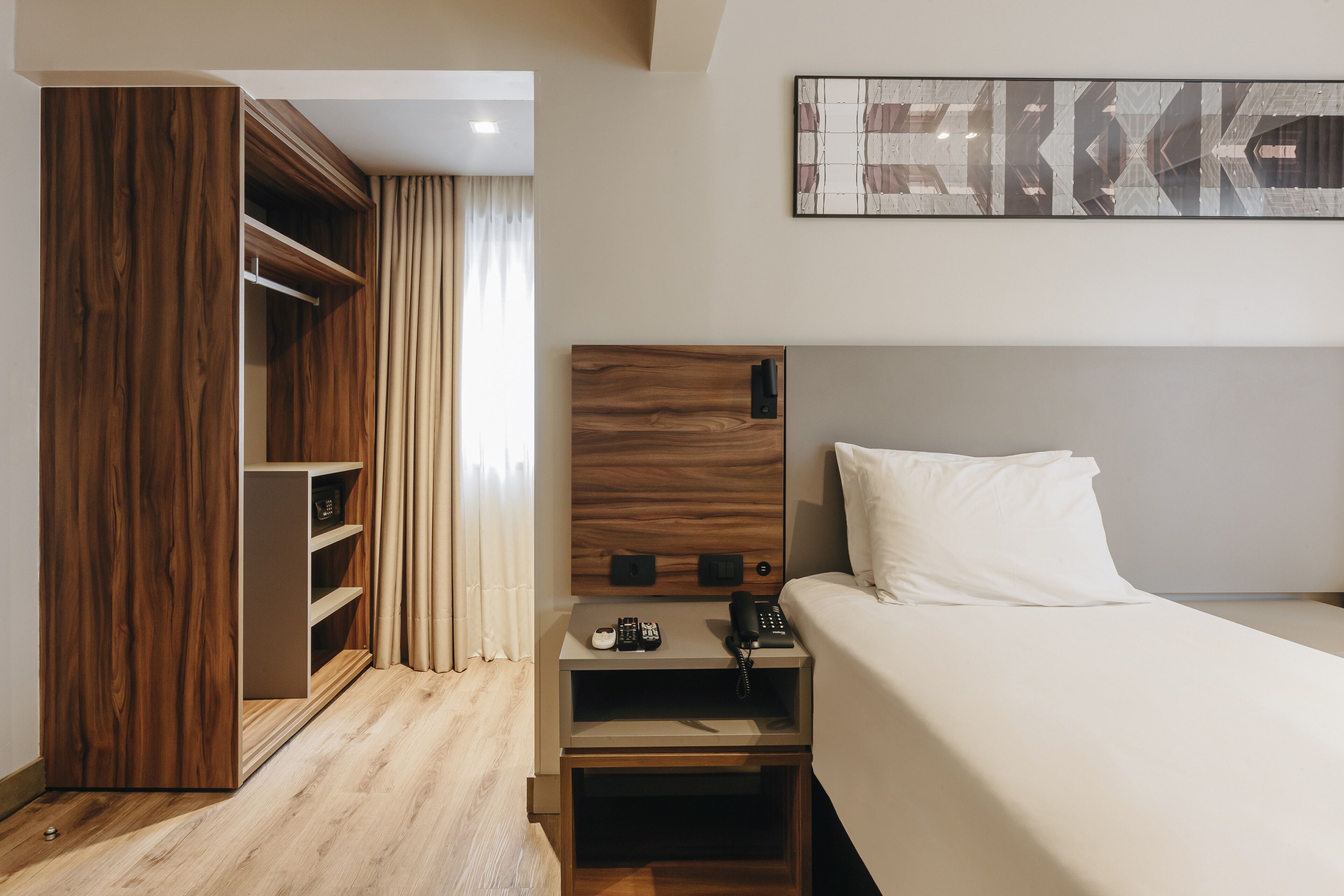 standard apartment, 2 single beds | 1 bedroom, minibar, in-room safe, desk