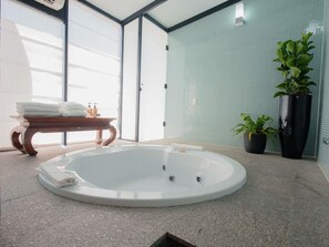 1 habitación, minibar, caja de seguridad en la habitación y escritorio 