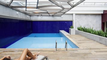 Una piscina techada
