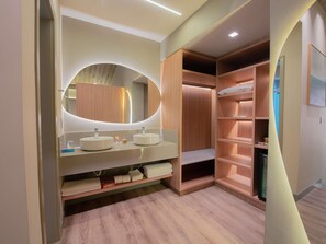 1 habitación, minibar, caja de seguridad en la habitación y escritorio 