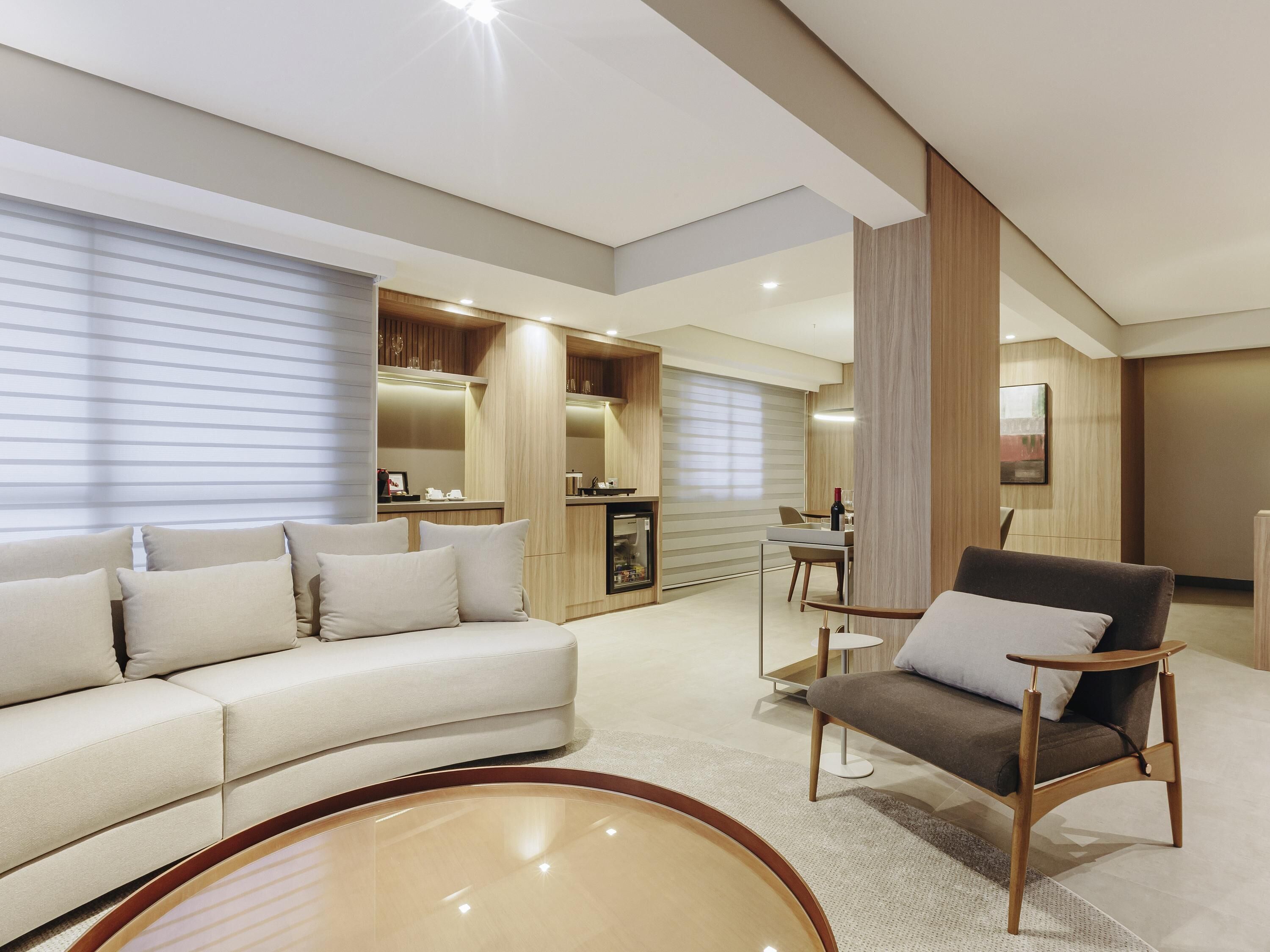 Suite ejecutiva, 1 cama doble | 1 dormitorio, minibar, caja fuerte y escritorio