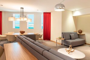 Apartment, 2 Bedrooms | Living room | 39-inch LED TV with satellite channels, TV, pay movies - Le Royal Meridien Abu Dhabi (Abu Dhabi)