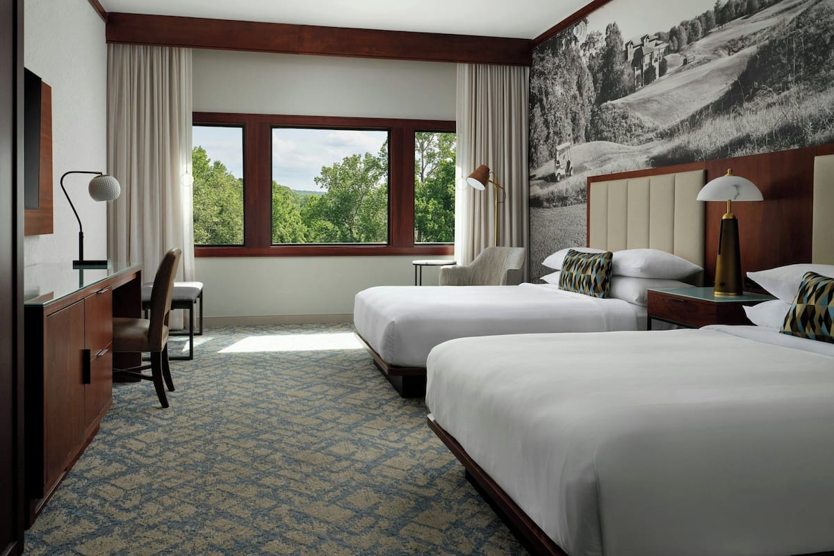 Room, 2 Queen Beds, Golf View