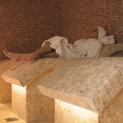 Couples treatment rooms, sauna, steam room, body treatments