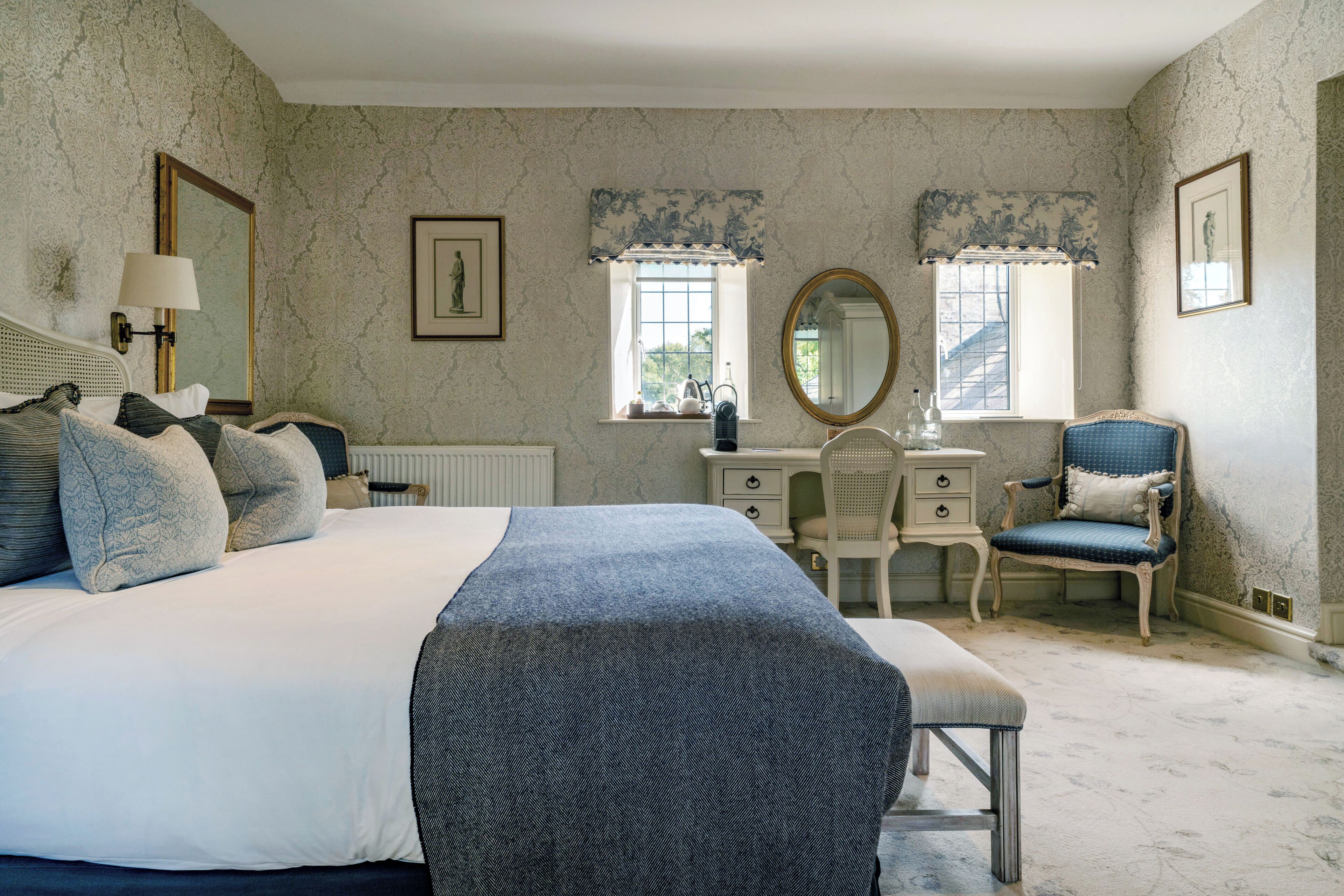 Manor room 1 Double bed | Hypo-allergenic bedding, in-room safe, individually decorated