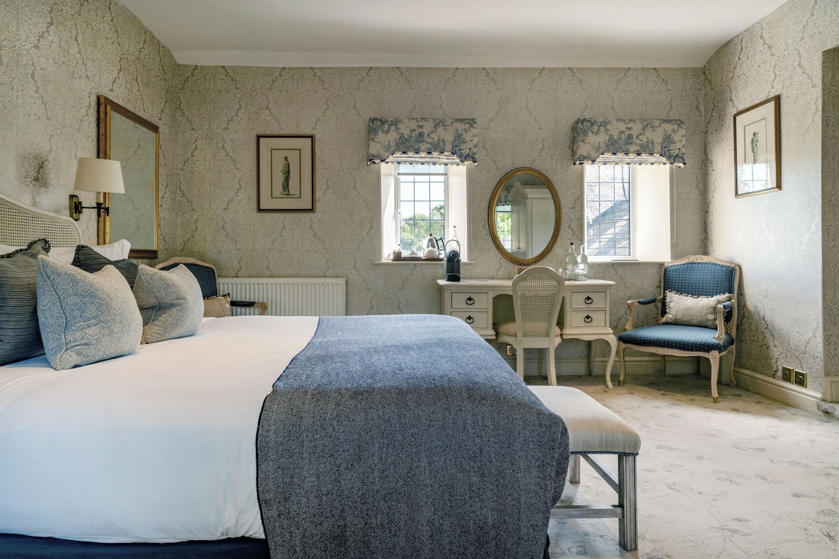 Quarto, 1 cama de casal | 3 quartos, roupas de cama antialérgicas, cofres nos quartos