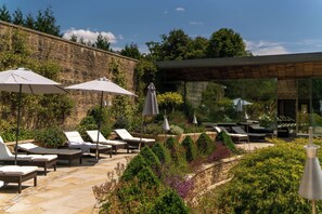 Salas de tratamiento para parejas, un sauna, baño turco