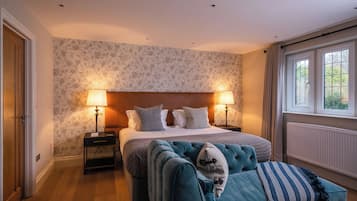 Egyptian cotton sheets, premium bedding, in-room safe