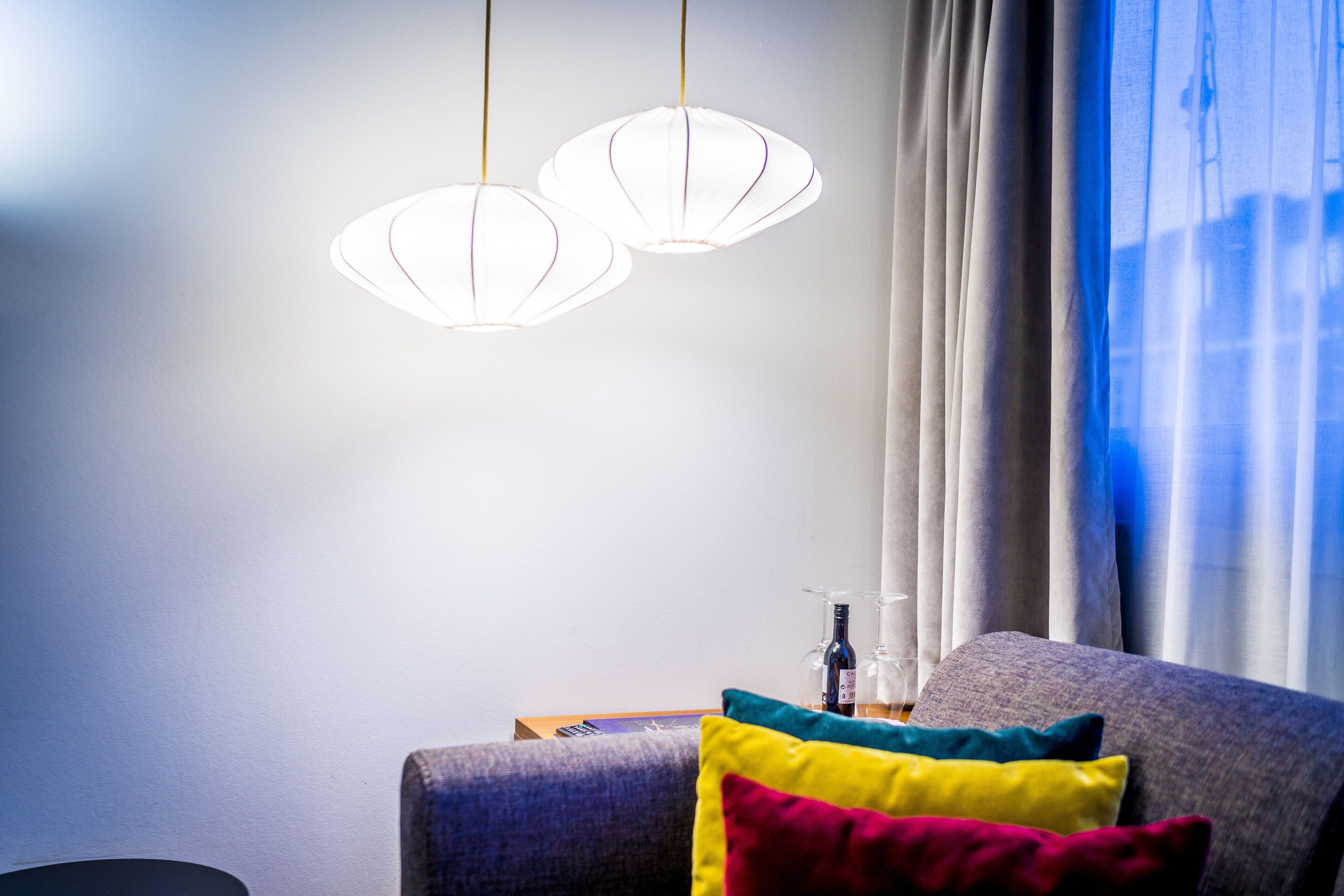 standard room, 1 double bed, non smoking | living area | 50-inch flat-screen tv with digital channels, tv