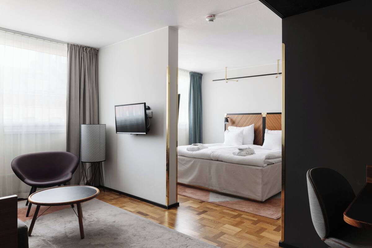 Quarto família, 1 cama de casal e sofá-cama, para não fumantes | Escrivaninha, espaço de trabalho para notebook