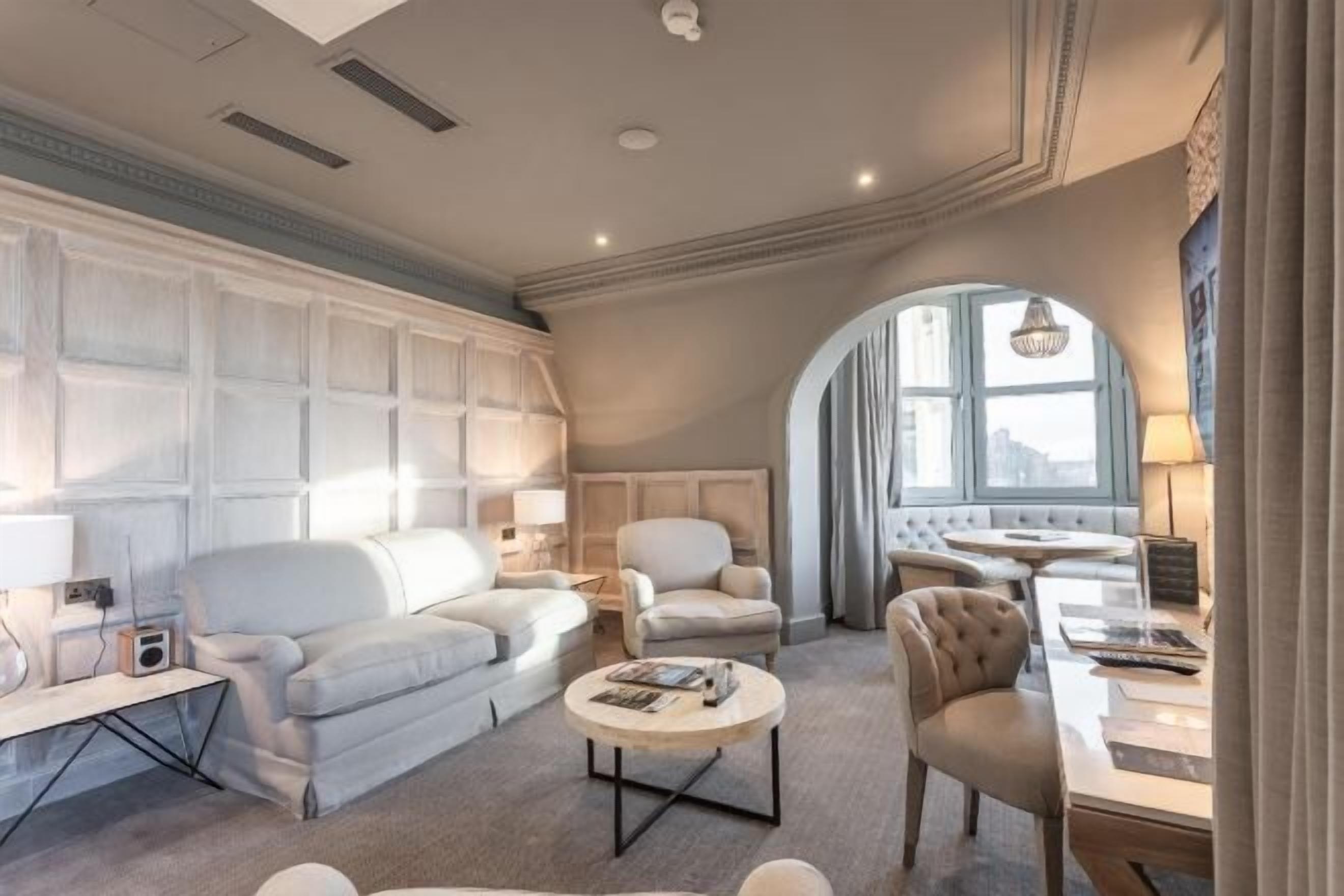 Zona de estar | Smart TV de 55 pulgadas con canales digitales, una televisión