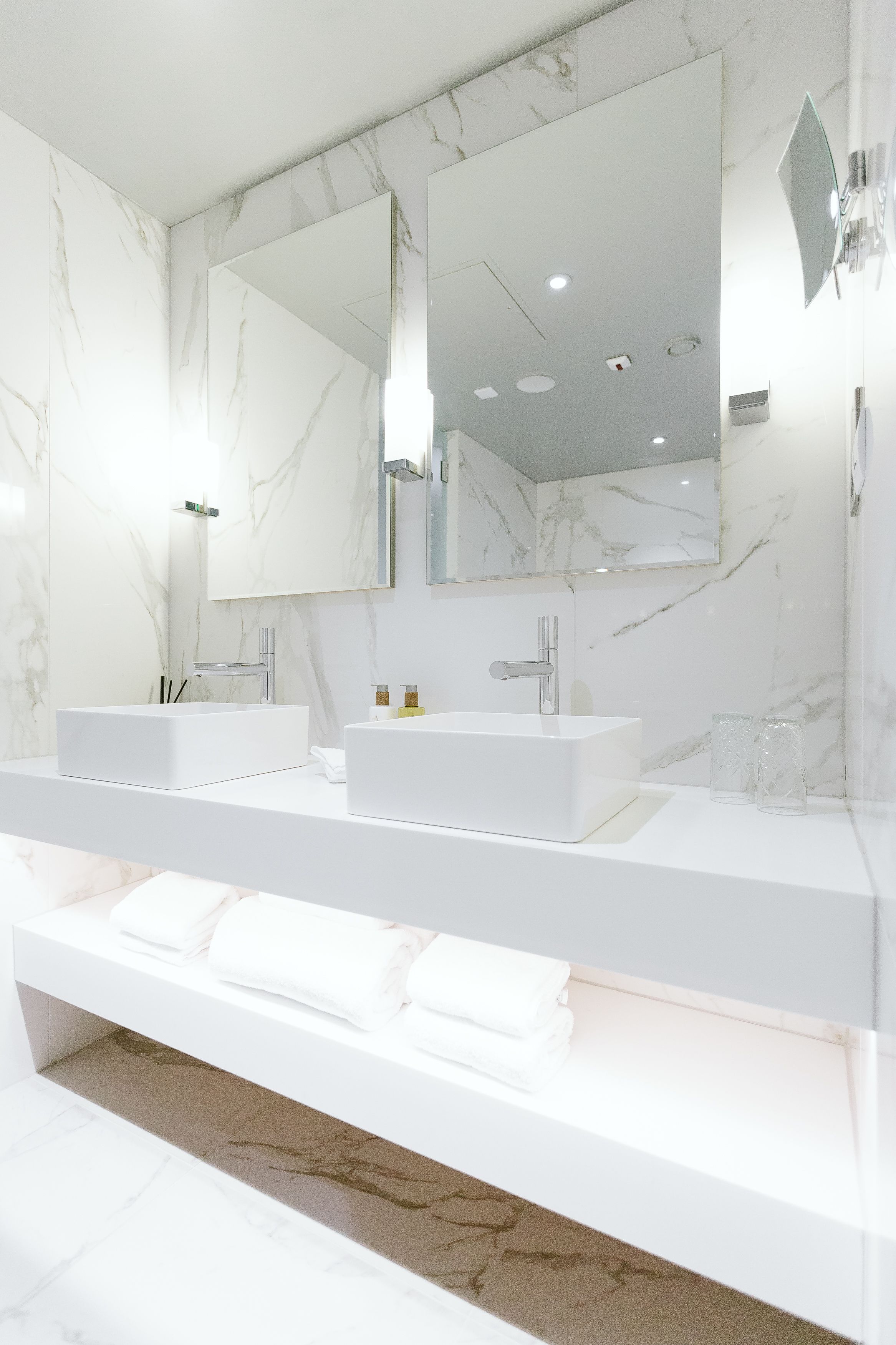 Headline Suite | Bathroom