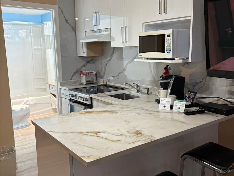 Perhesviitti | Työpöytä, silitysrauta/-lauta, ilmainen Wi-Fi, vuodevaatteet