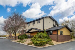 Exterior - Super 8 by Wyndham Hagerstown I-70 (Hagerstown)