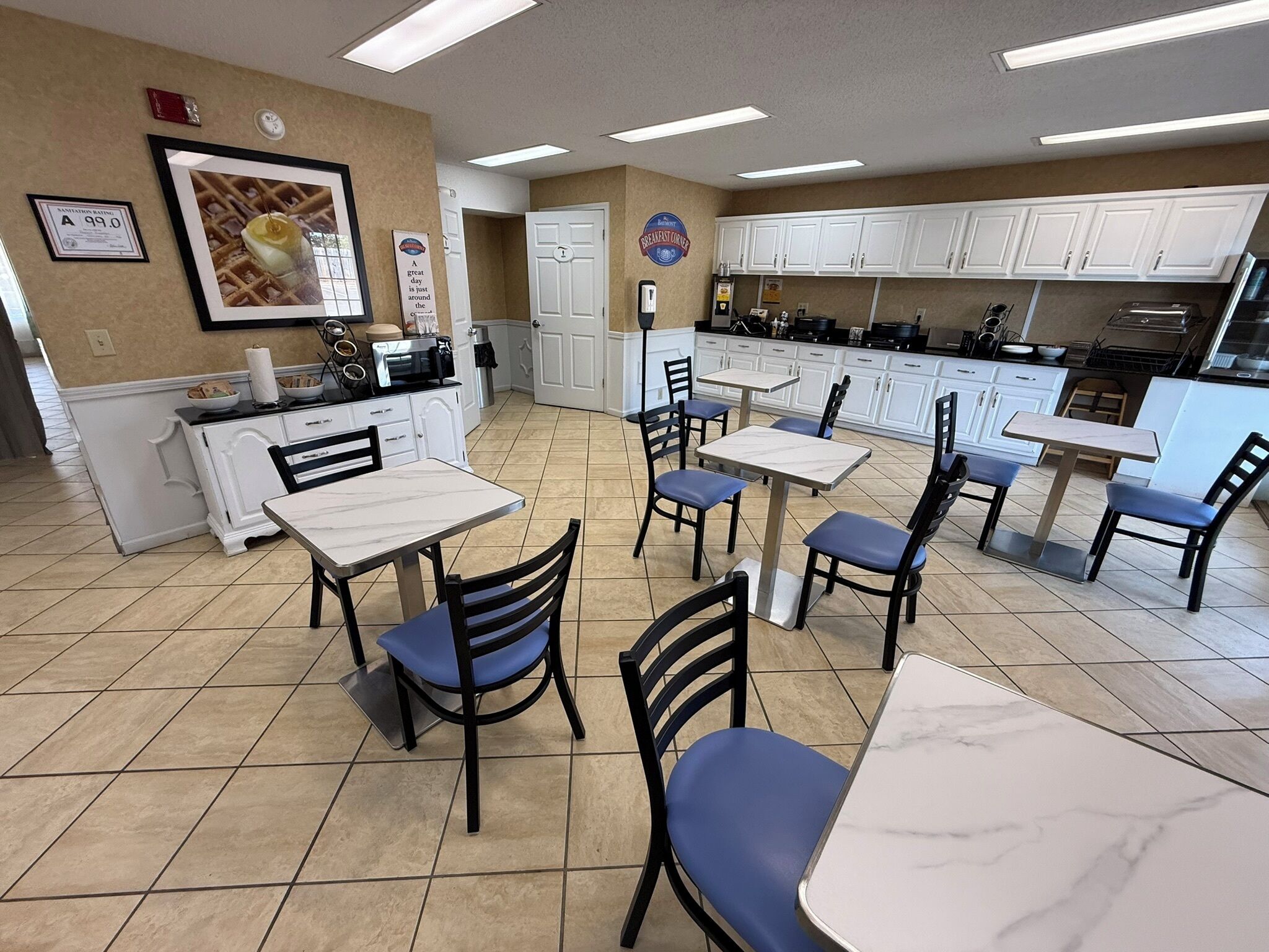 Free daily continental breakfast