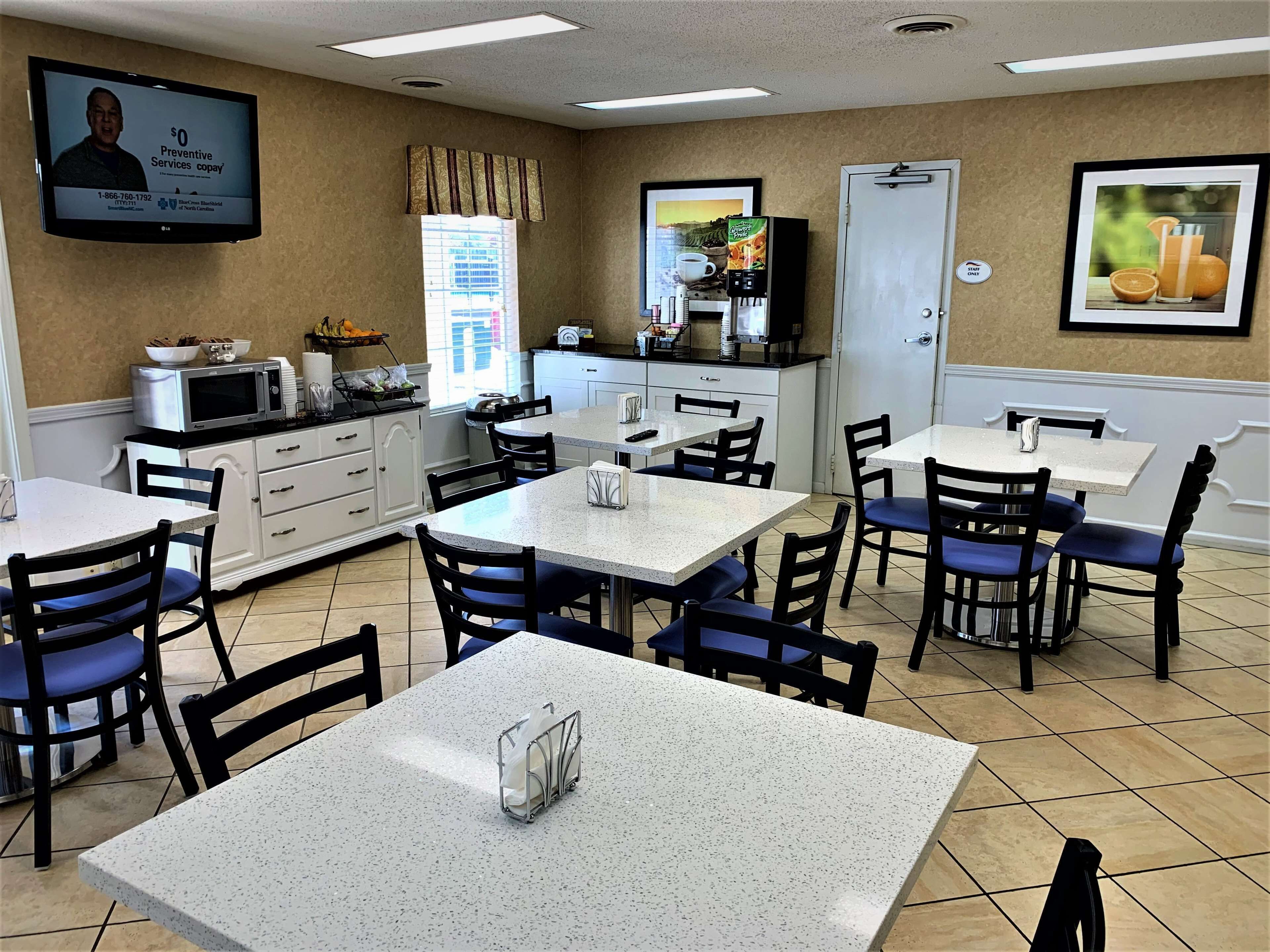 Free daily continental breakfast