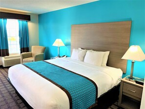 Rom – standard, 1 kingsize-seng, ikke-røyk | Senger med overmadrass, skrivebord og blendingsgardiner